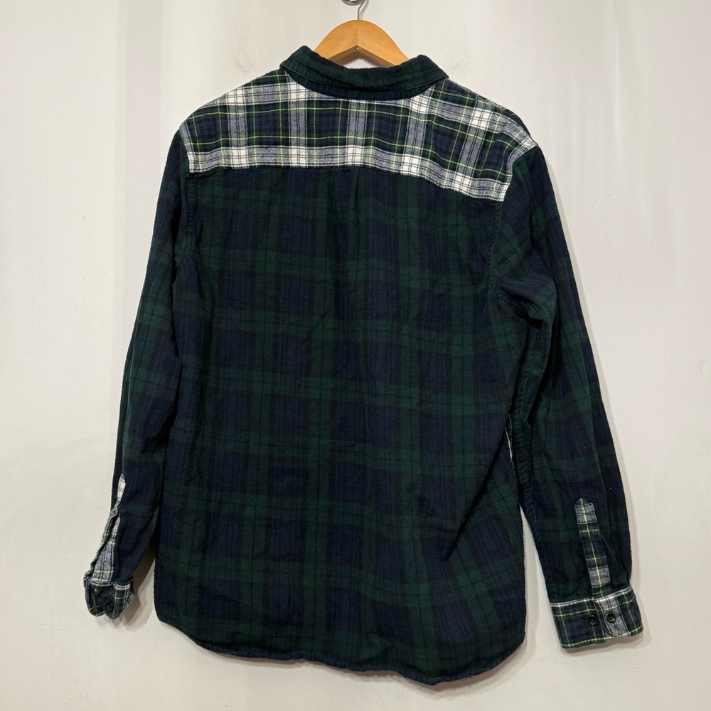 L.L. Bean Men's Green and Black Two-Tone Plaid Button-Down Shirt - Picture 3 of 7